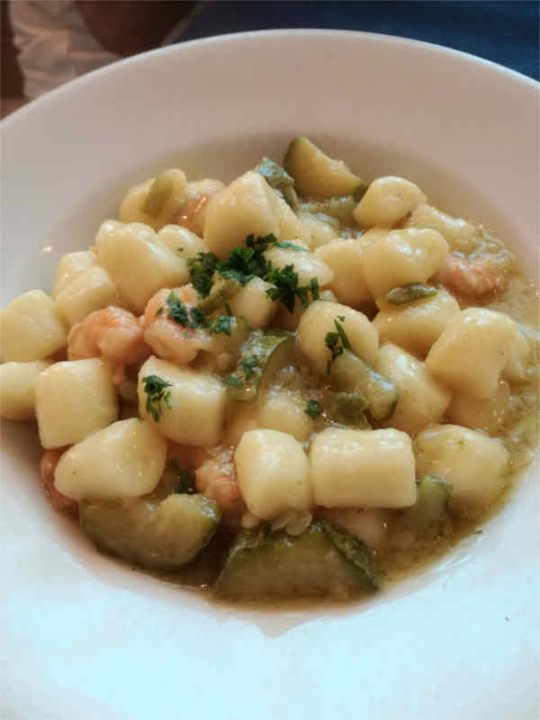 gnocchi zucchine e gamberetti