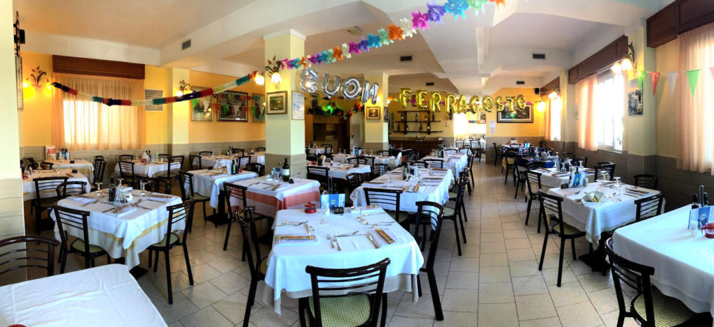 La sala ristorante in festa