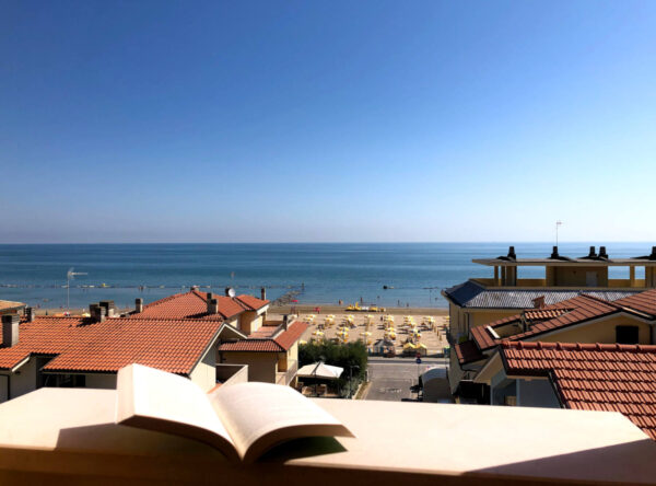 Le camere dell'Hotel Edelweiss - panorama del mare